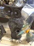 BIN LOT OF DECORATIVE ITEMS