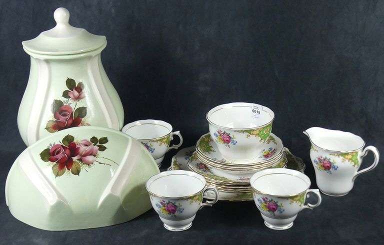 ENGLISH BONE CHINA & CERAMIC WATER DISPENSER