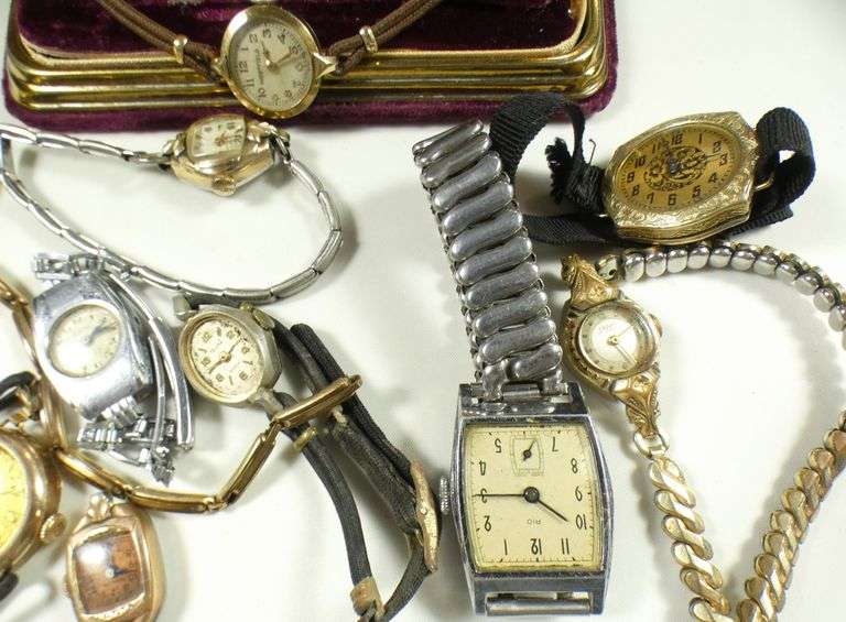 11 ANTIQUE/VINTAGE WRISTWATCHES