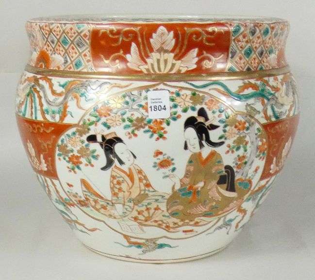 ANTIQUE IMARI JARDINIERE
