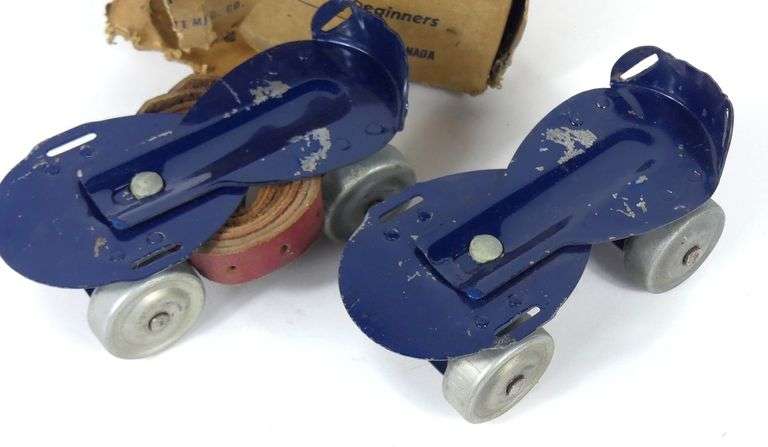 PAIR VINTAGE "WONDER-SKATES"