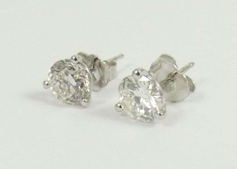 DIAMOND STUD EARRINGS