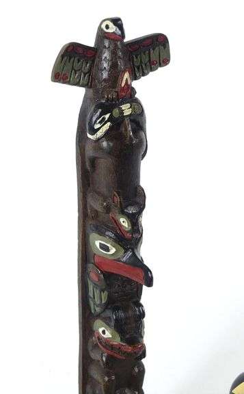 INDIGENOUS STYLE FIGURES & WOOD CARVING