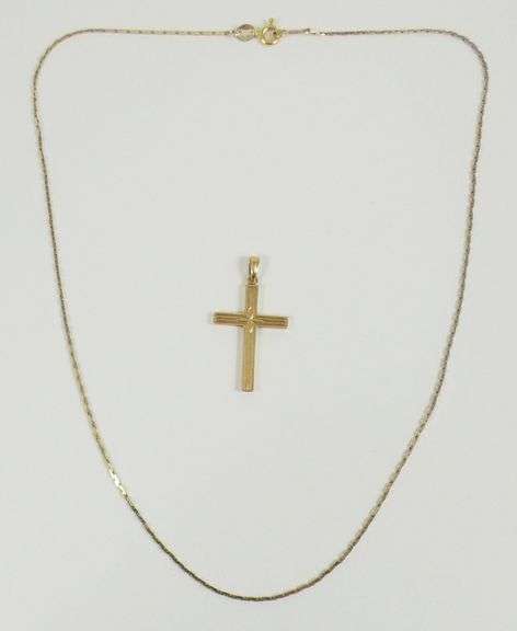 GOLD CHAIN & PENDANT