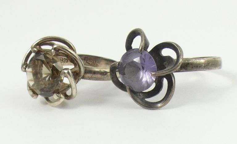 2 MID-20TH CENTURY SILVER RINGS