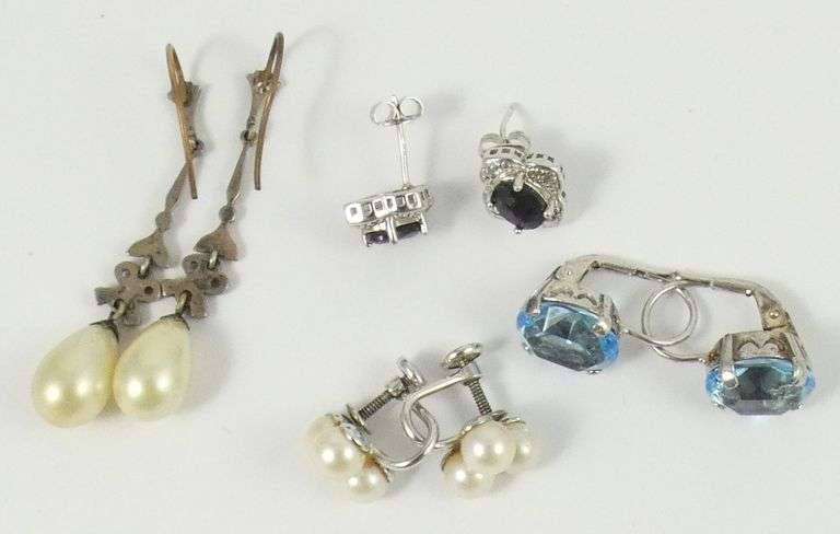 8 PAIRS GEMSTONE EARRINGS