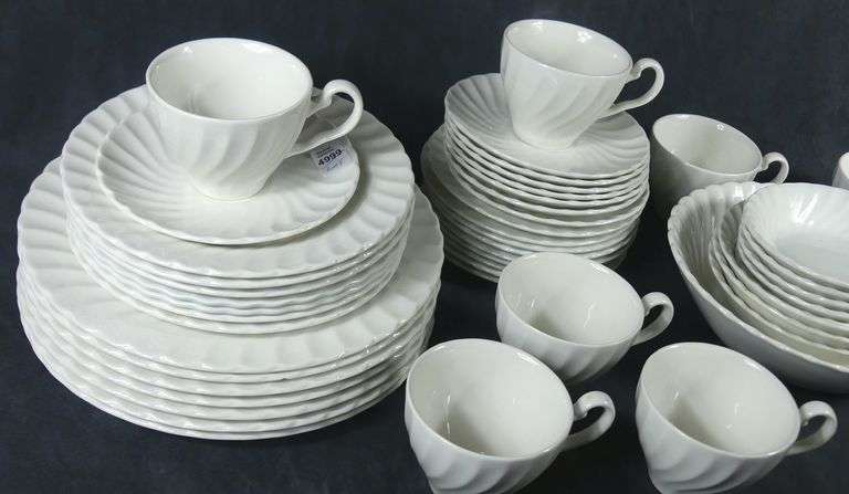 JOHNSON BROTHERS DINNERWARE