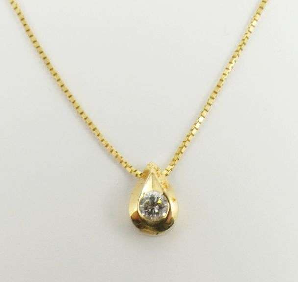 DIAMOND PENDANT ON CHAIN