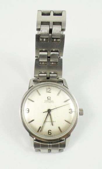 VINTAGE OMEGA WRISTWATCH