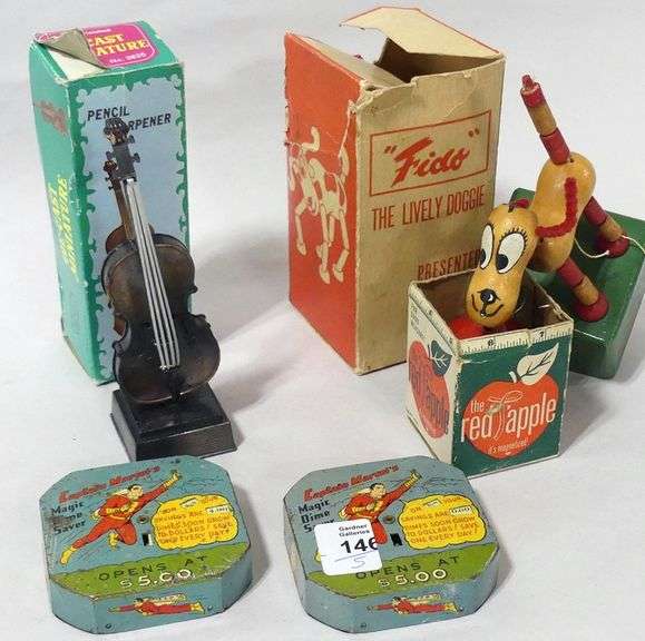 FIVE VINTAGE TOYS/CURIOS