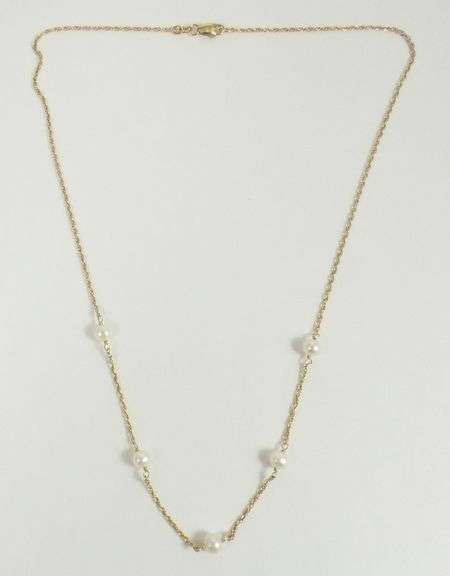 GOLD & PEARL NECKLACE