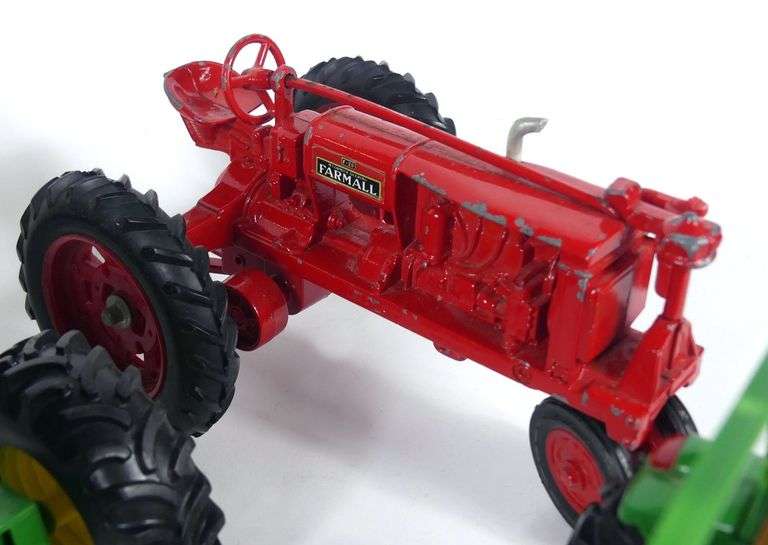 DIE-CAST TRACTORS
