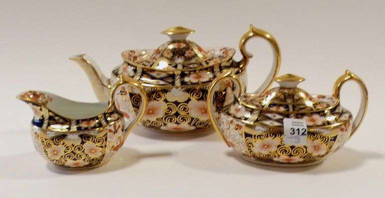 ROYAL CROWN DERBY "2451 IMARI" TEA SET