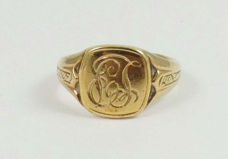 GOLD RING