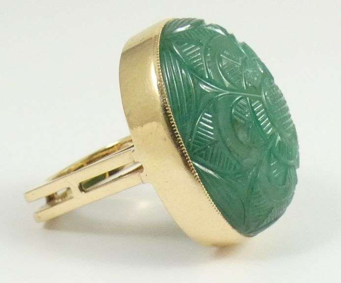 ONE-OF-A-KIND EMERALD RING