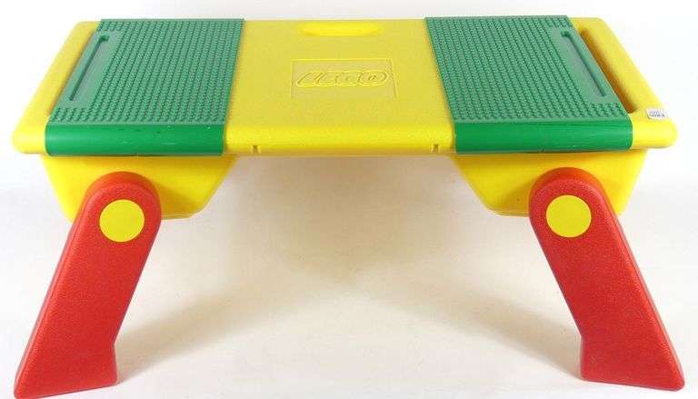 PORTABLE LEGO TABLE