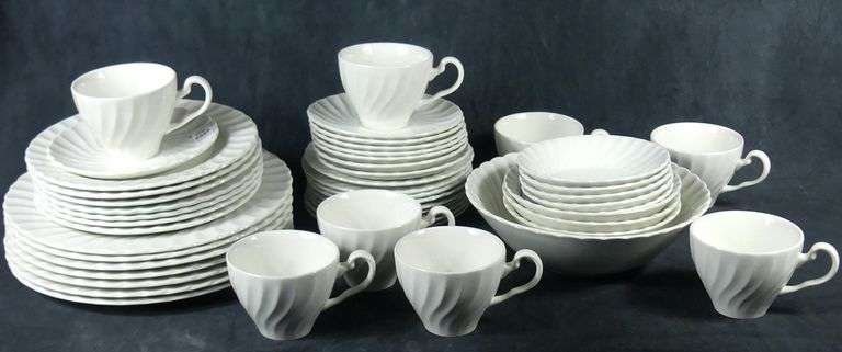 JOHNSON BROTHERS DINNERWARE