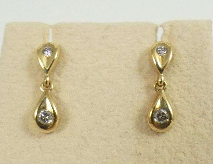 PAIR DIAMOND EARRINGS
