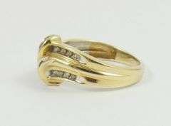 LADIES' DIAMOND RING