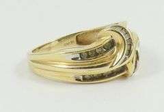 LADIES' DIAMOND RING