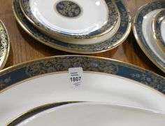 ROYAL DOULTON DINNER SERVICE