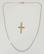 GOLD CHAIN & PENDANT