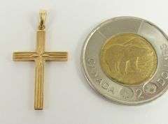 GOLD CHAIN & PENDANT