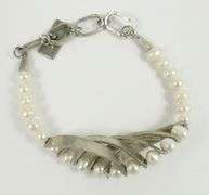 DESIGNER PEARL BRACELET
