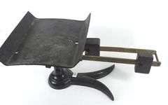 CAST IRON POSTAL SCALE