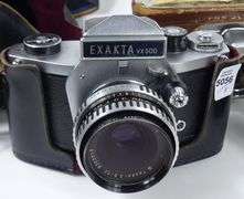 CAMERAS & BINOCULARS