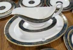 ROYAL DOULTON DINNER SERVICE