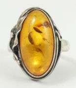 ANTIQUE AMBER RING