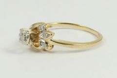 DAINTY DIAMOND RING