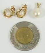 GOLD PENDANT & EARRINGS