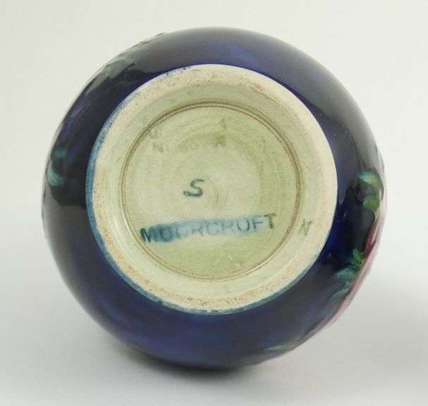 TWO PIECES OF MOORCROFT POTTERY