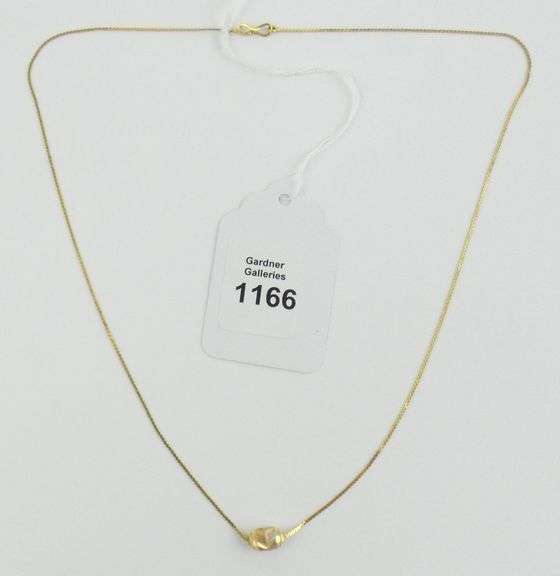 PENDANT ON CHAIN