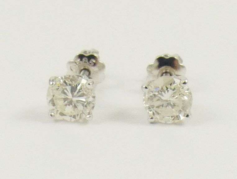 DIAMOND STUD EARRINGS