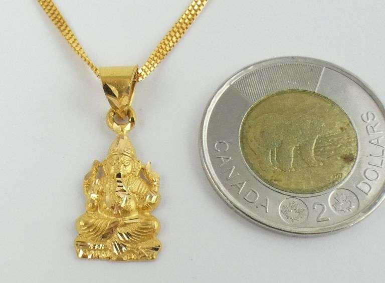 PENDANT ON CHAIN