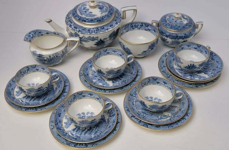 ROYAL WORCESTER TEA SET