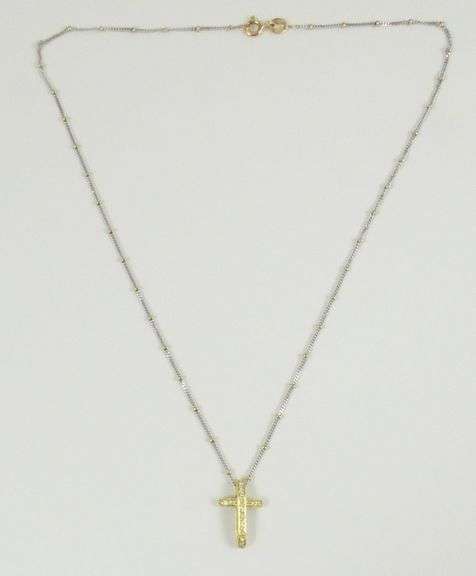 PENDANT ON CHAIN