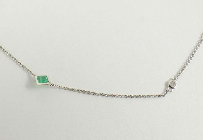 EMERALD & DIAMOND NECKLACE