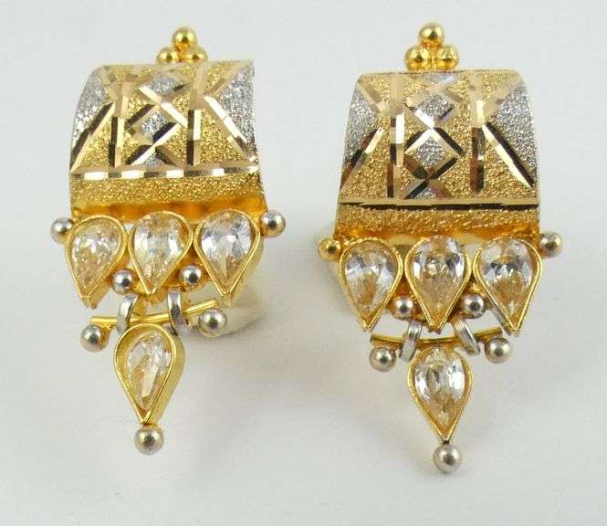 PAIR GOLD EARRINGS
