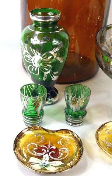 COLLECTIBLE GLASSWARE