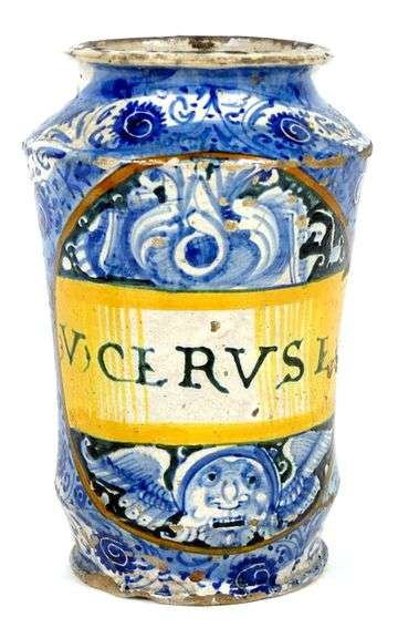 DECORATIVE ARTS FEATURING ROYAL DOULTON