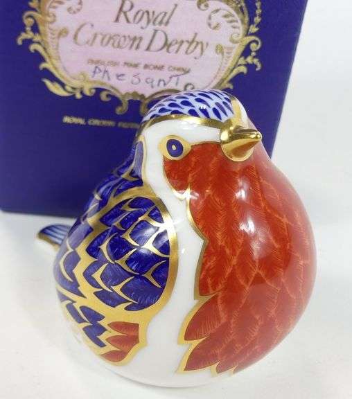 ROYAL CROWN DERBY FIGURINE "ROBIN"