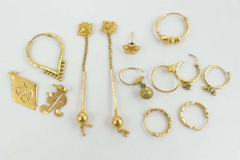 GOLD EARRINGS, ETC.