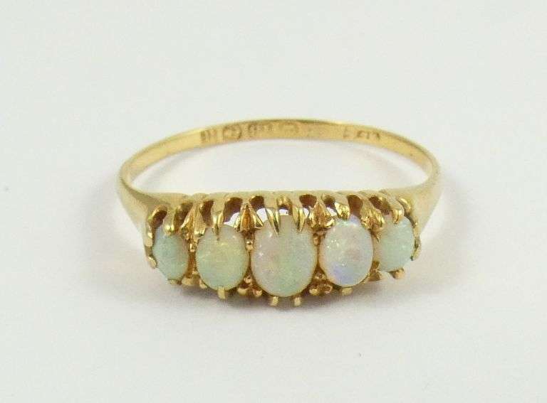 ANTIQUE OPAL RING