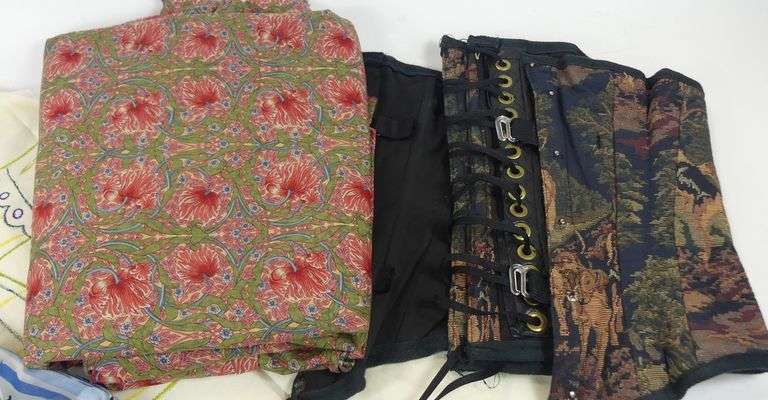VINTAGE CLOTHING/TEXTILES