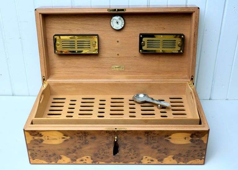 EXCEPTIONAL CIGAR HUMIDOR