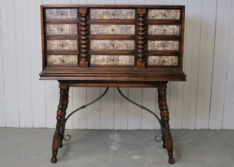 VARGUENO CABINET